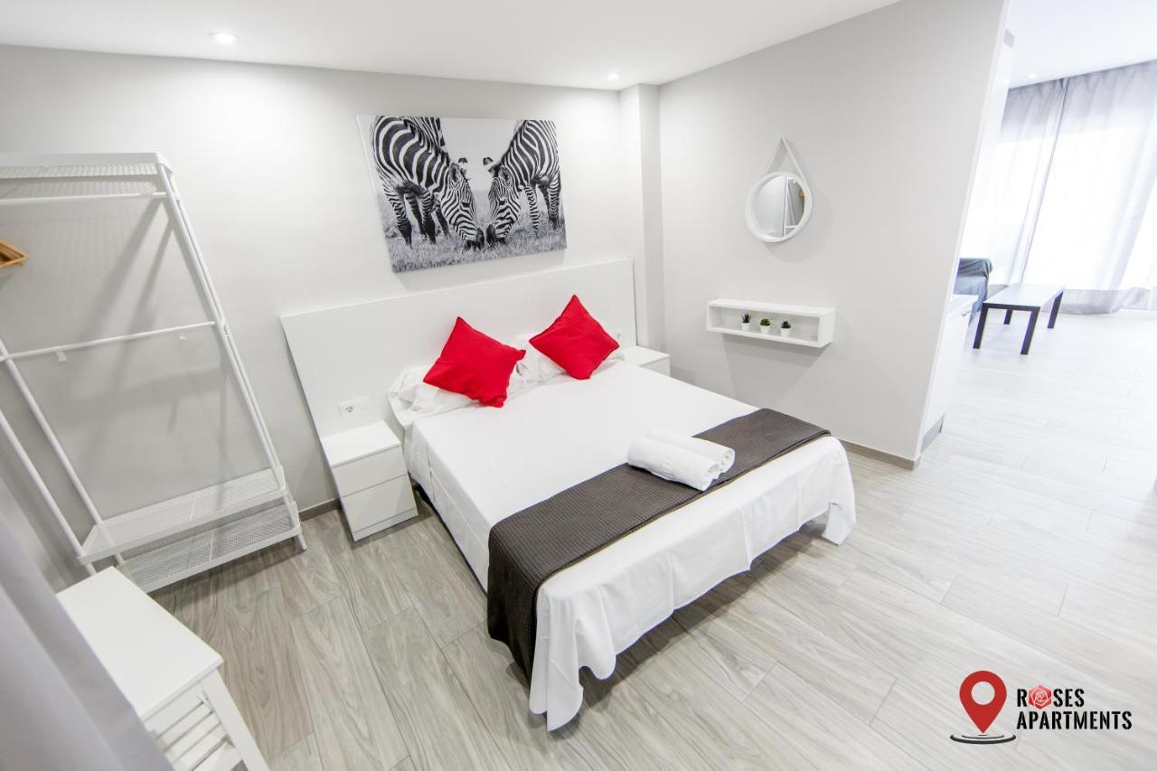 Roses Apartments Red Loft Vista Mar Lateral Zewnętrze zdjęcie