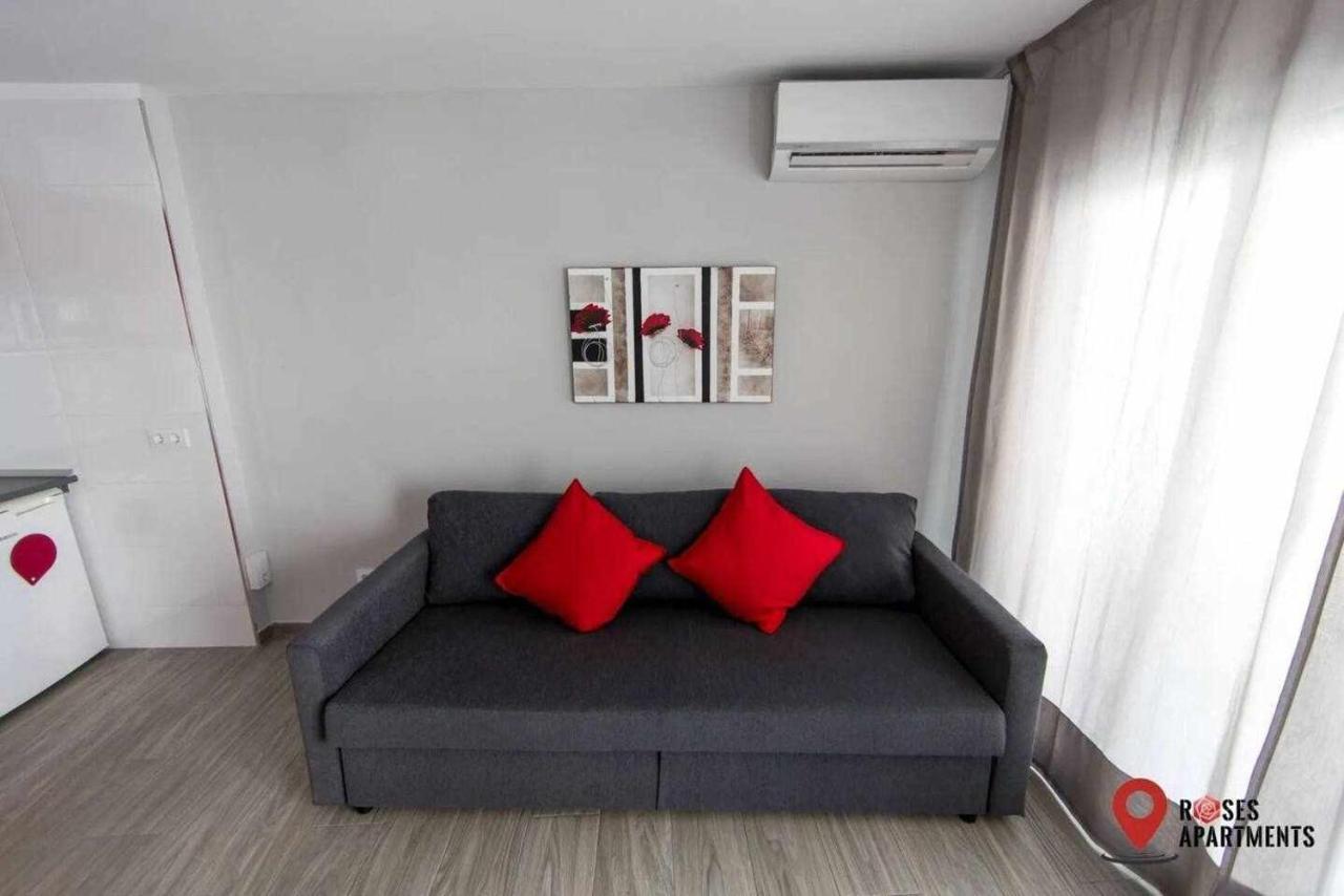 Roses Apartments Red Loft Vista Mar Lateral Zewnętrze zdjęcie