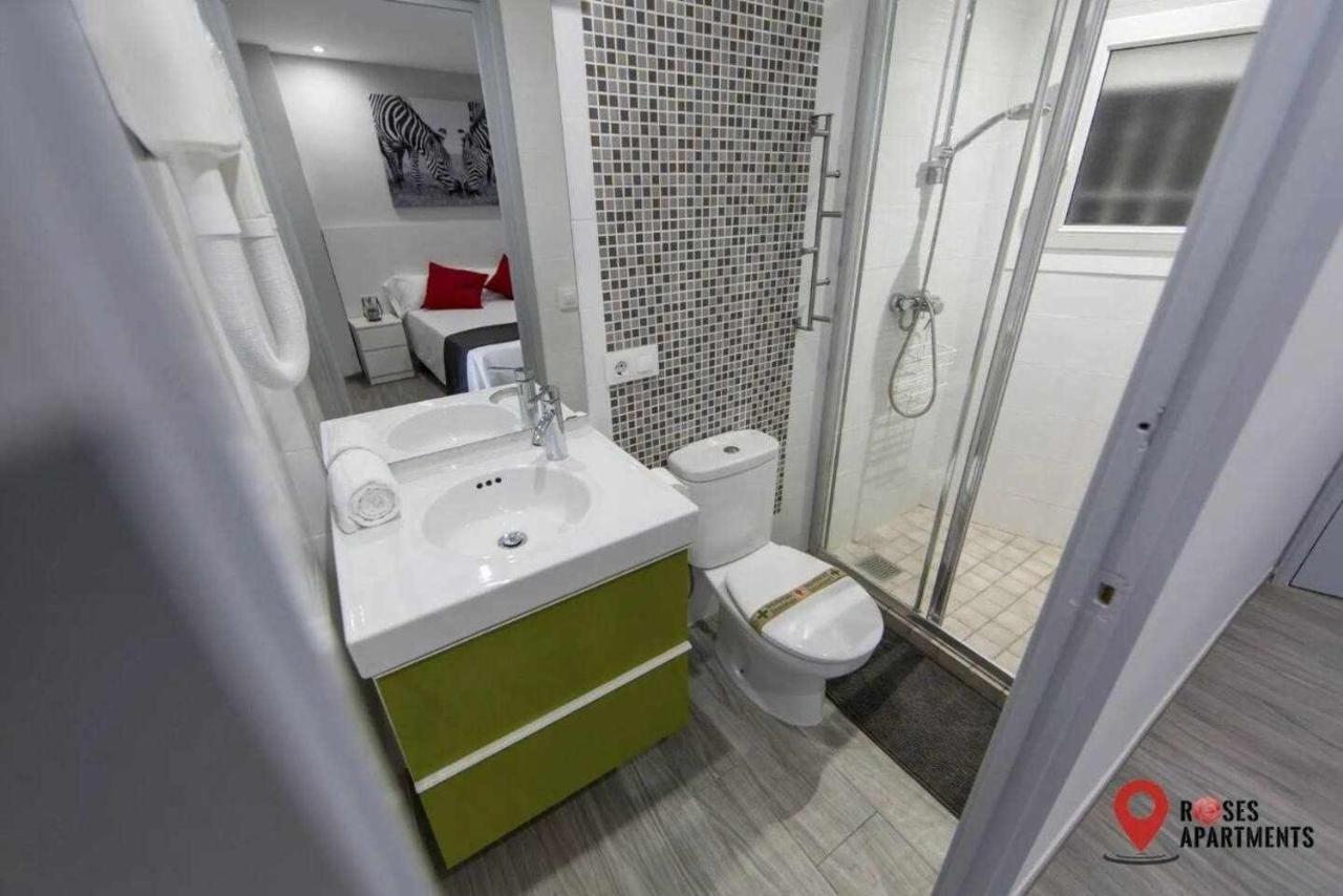 Roses Apartments Red Loft Vista Mar Lateral Zewnętrze zdjęcie