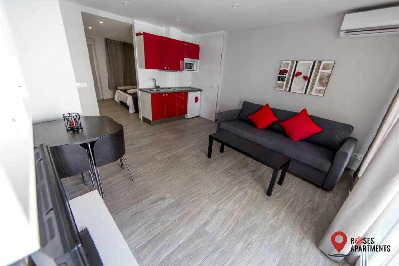 Roses Apartments Red Loft Vista Mar Lateral Zewnętrze zdjęcie