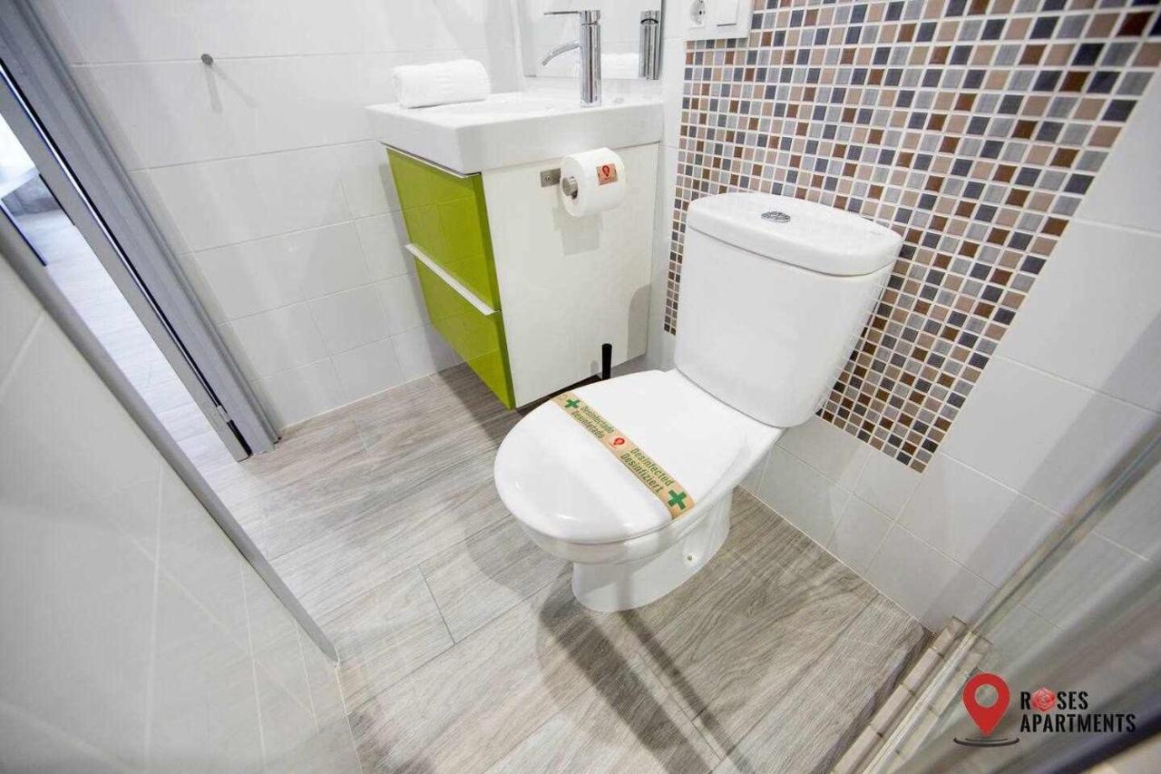 Roses Apartments Red Loft Vista Mar Lateral Zewnętrze zdjęcie